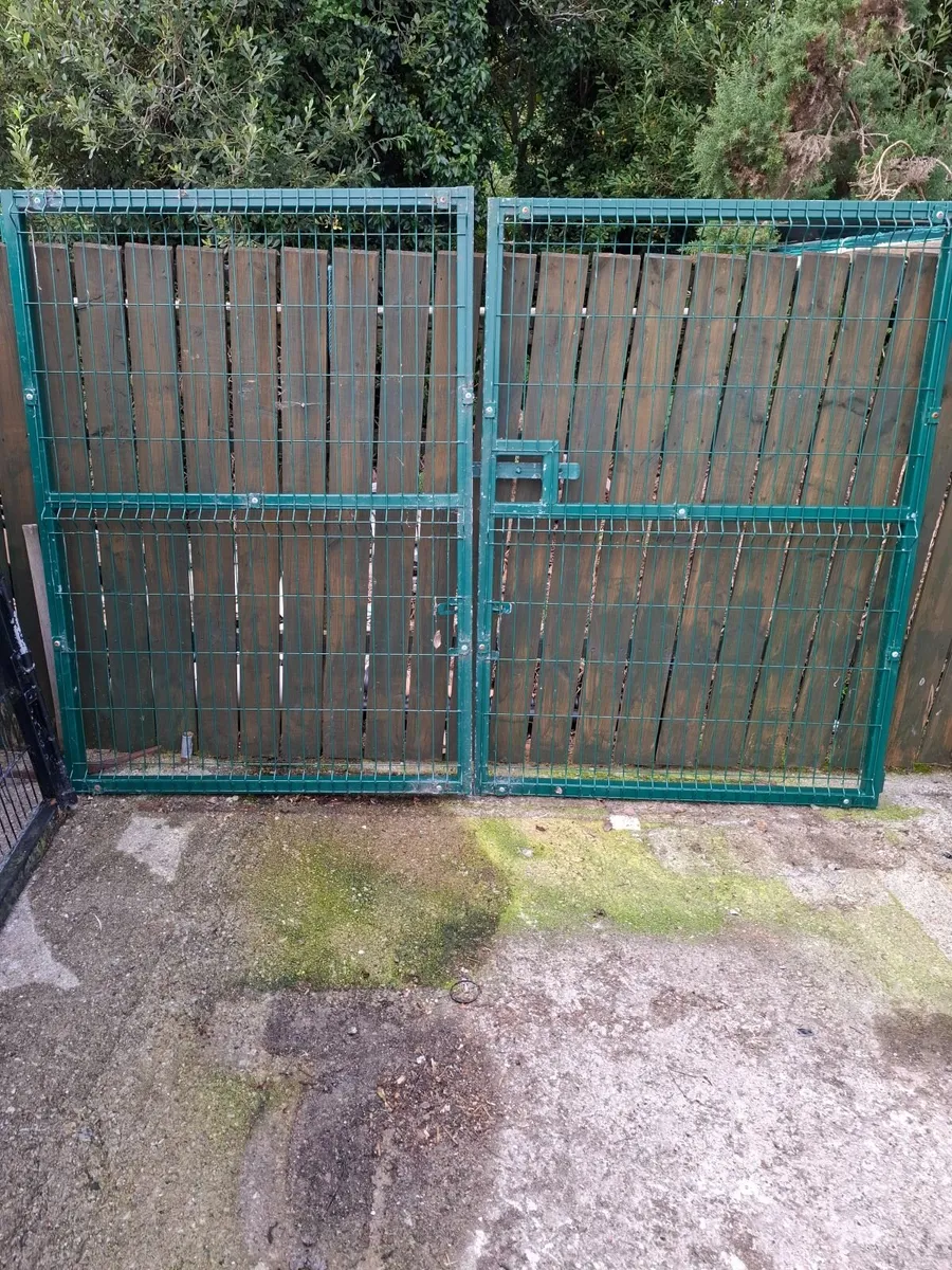 Steel Gates - Image 1
