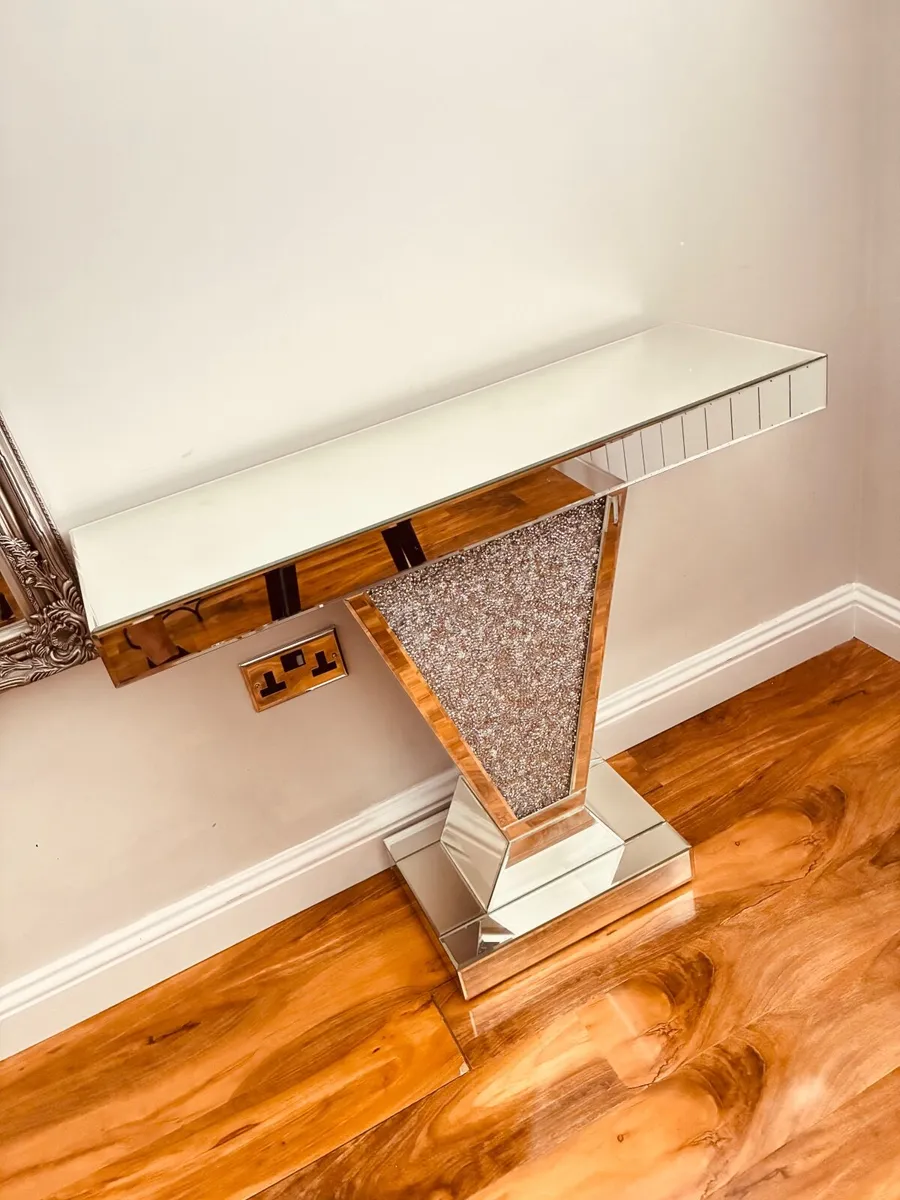 Mirrored Table and lamp to match - Image 3