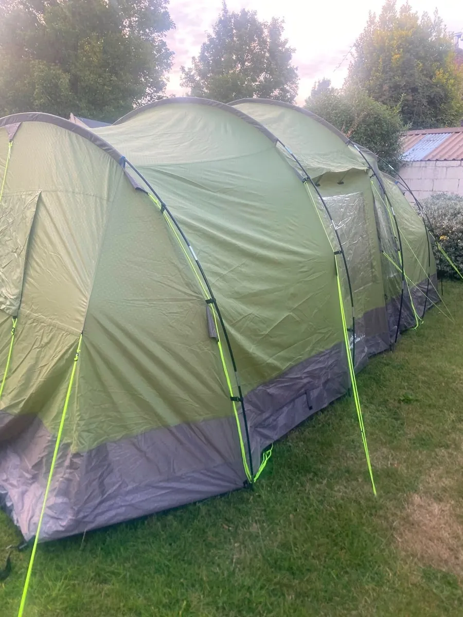8 Man tent + underlay + carpet - Image 4