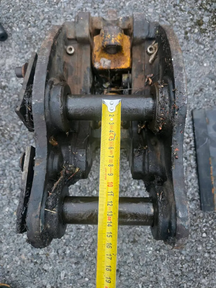 Mini digger quick hitch - Image 2