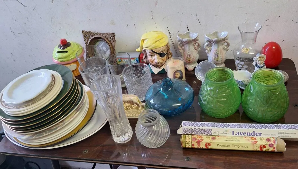 Bric a brac - Image 2