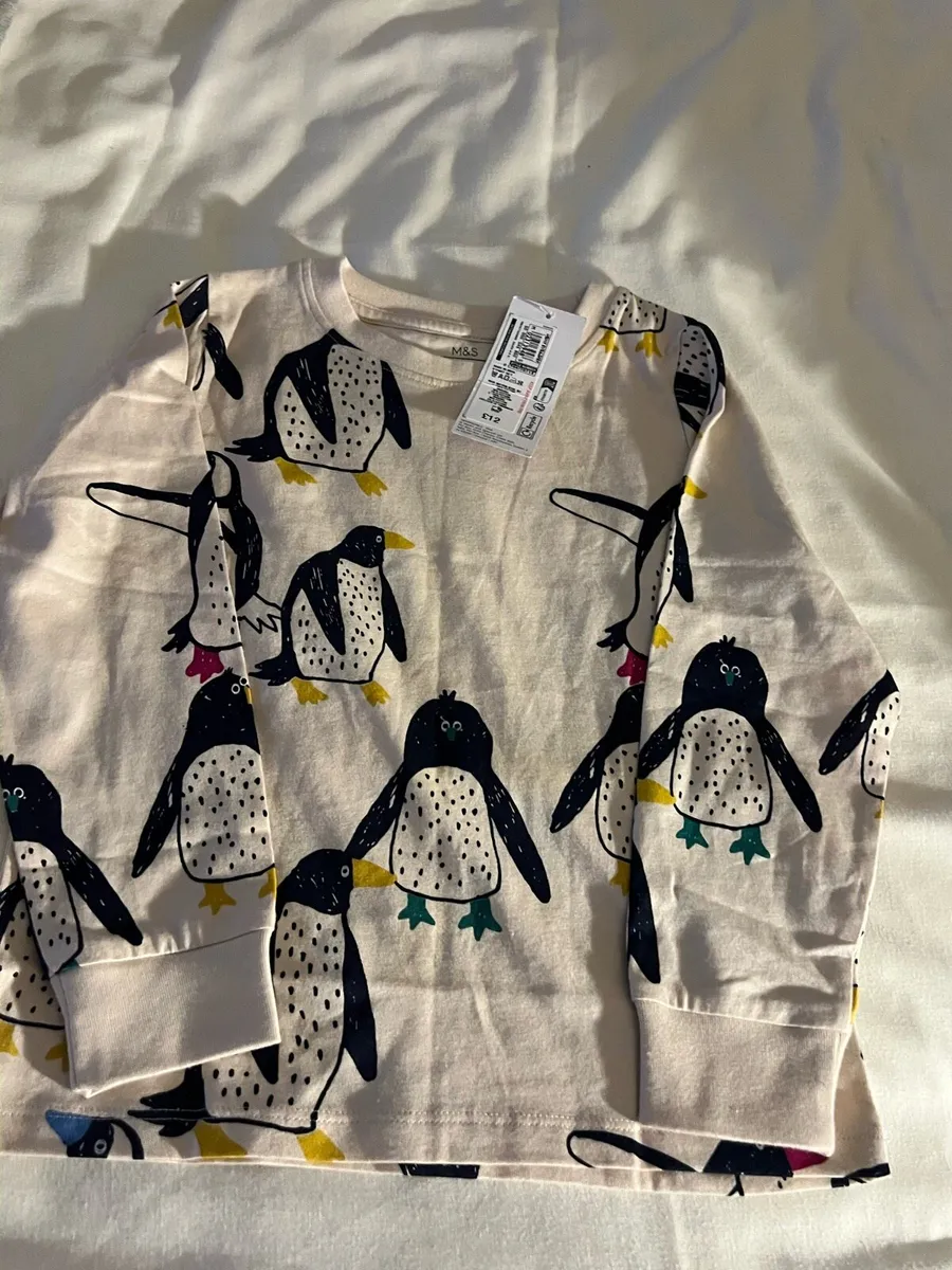Boys  BNWT top age €5 - Image 1
