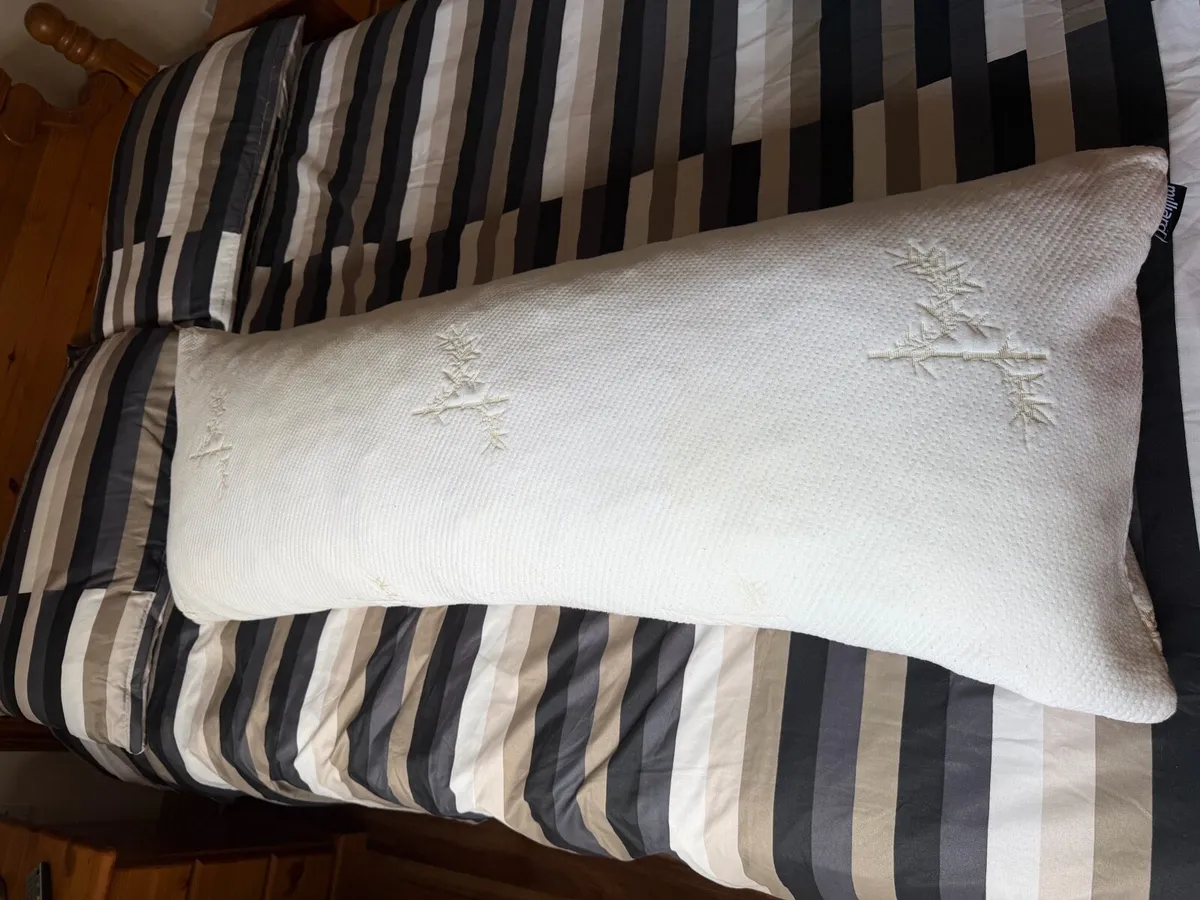 Bolster Memory Foam Pillow - Image 3