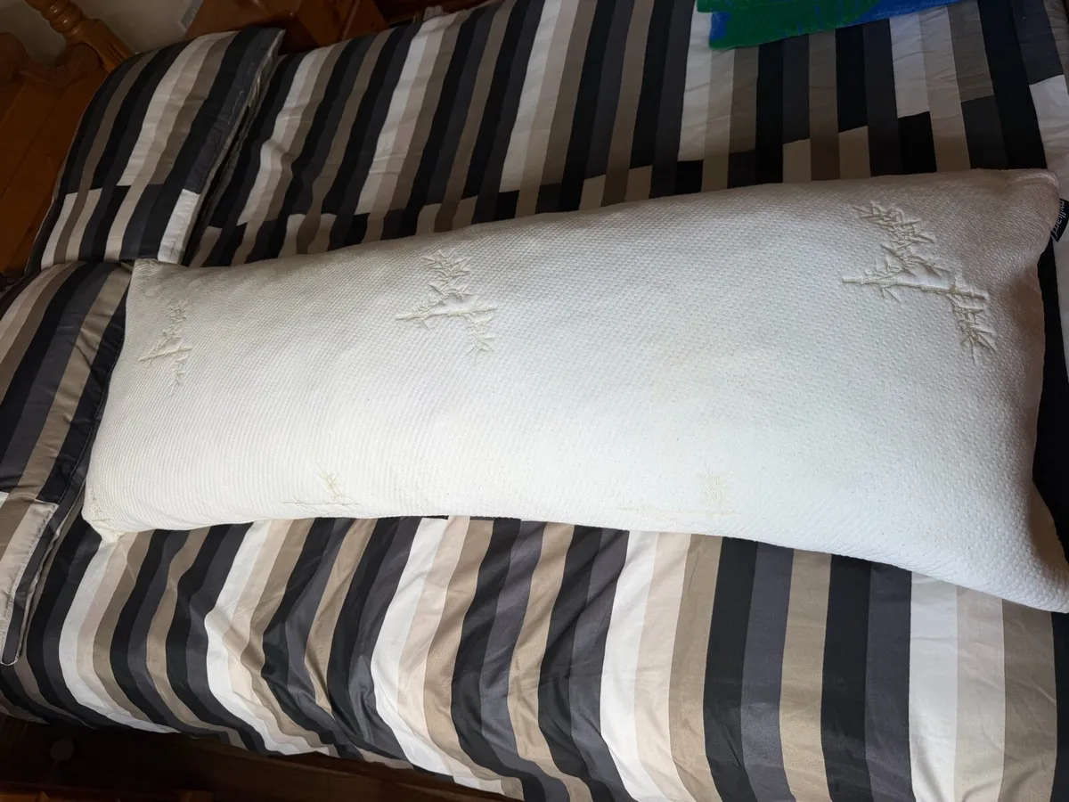 Bolster Memory Foam Pillow - Image 4