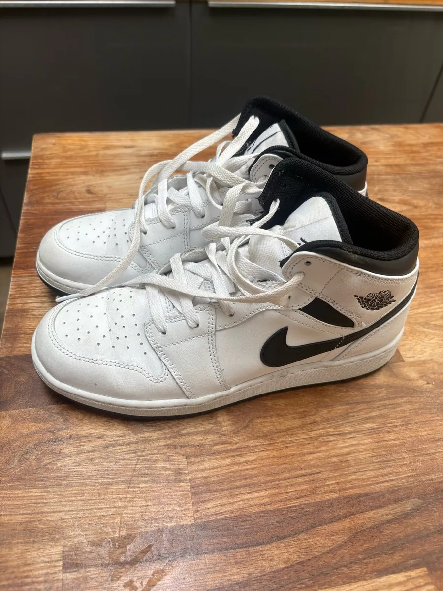 Nike air Jordan trainers - Image 2