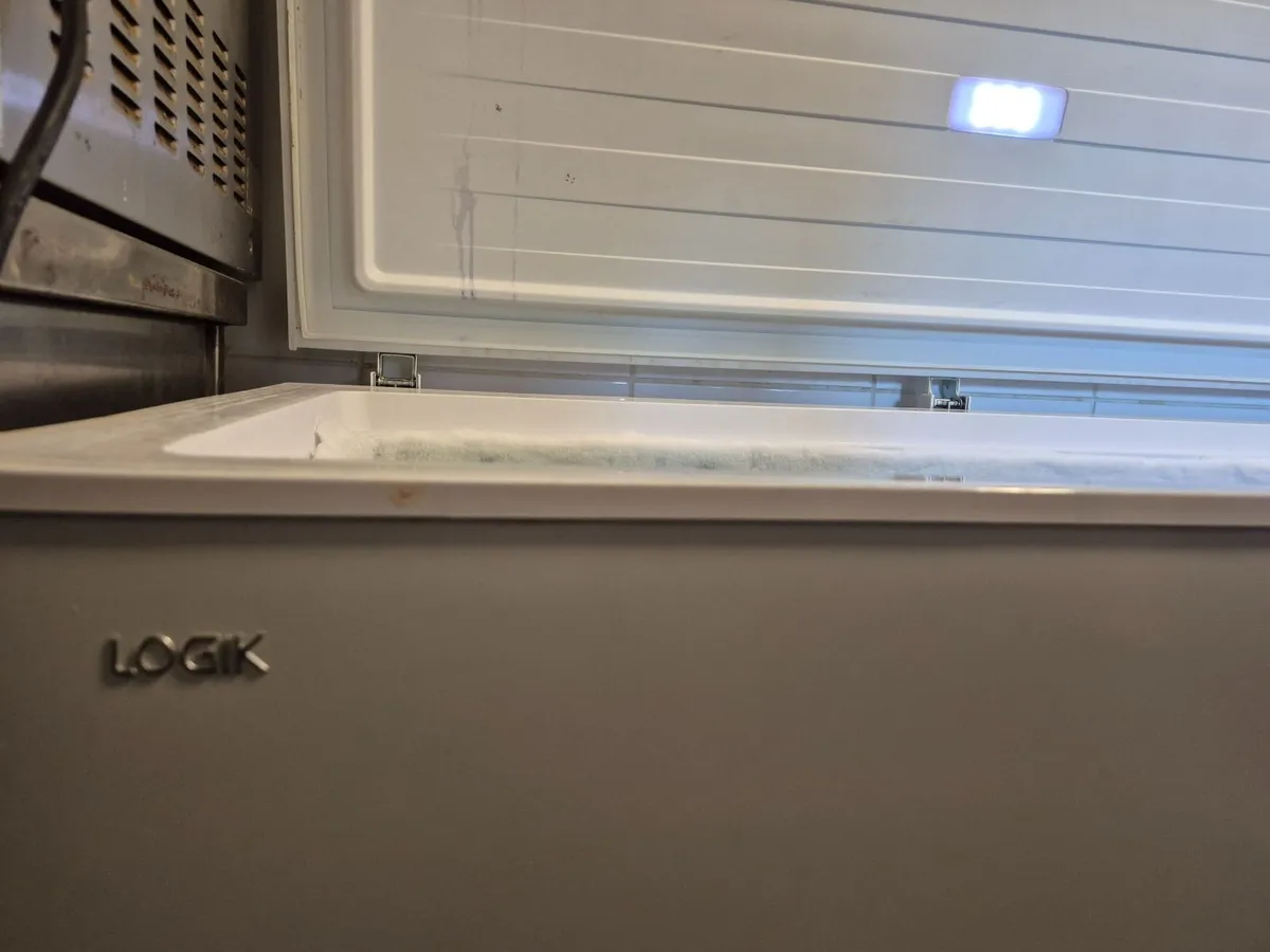Chest freezer - Image 1