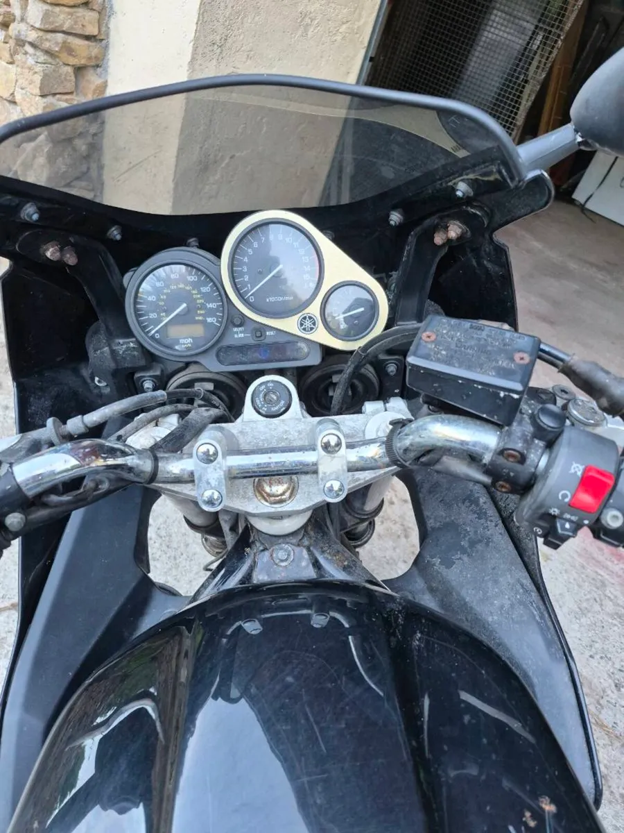 Yamaha Fazer 600 - Image 2