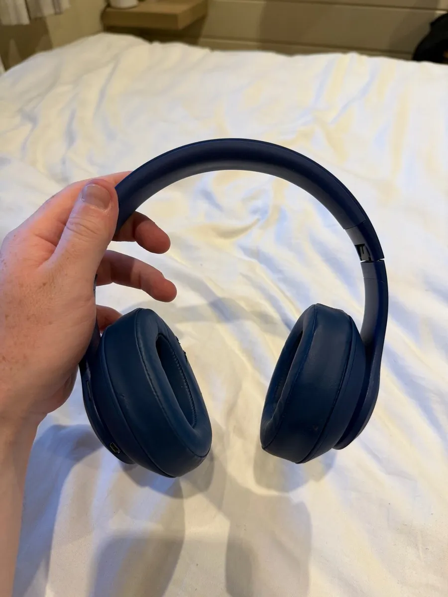 Beats Headphones - Image 3