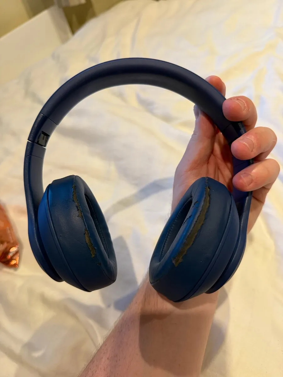 Beats Headphones - Image 4