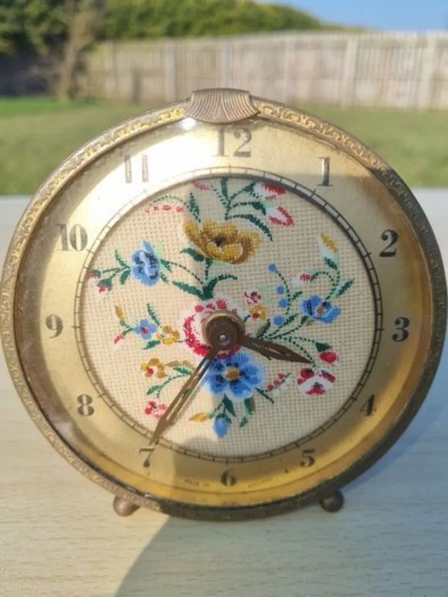 Vintage Scottish/English desk clock - Image 1
