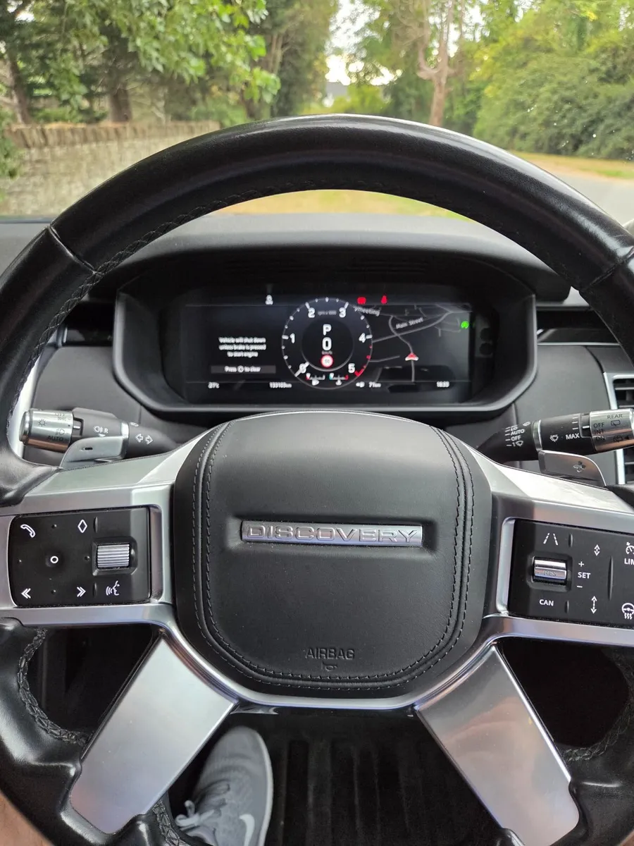 2021 Land Rover Discovery 3.0 SD6 HSE - Image 2