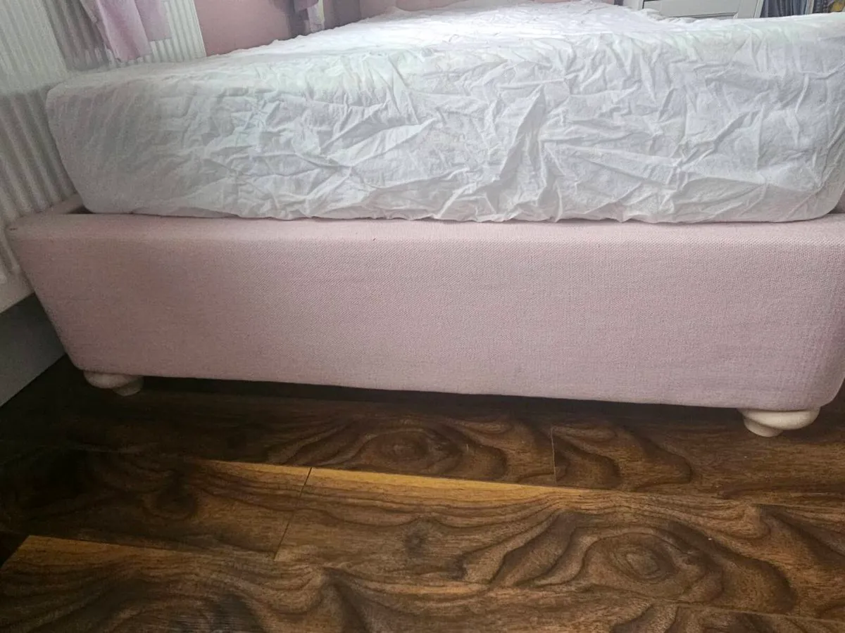 Single bed - Image 2