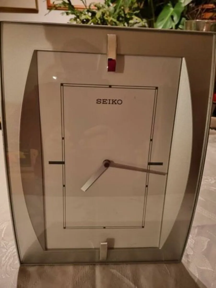 Seiko wall clock - Image 1