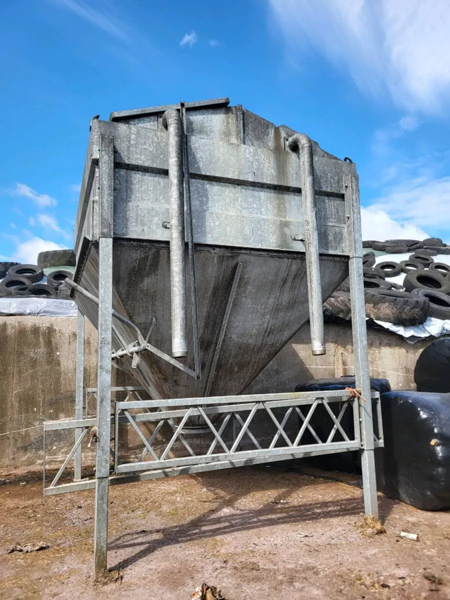 Condon Meal bin - Image 2