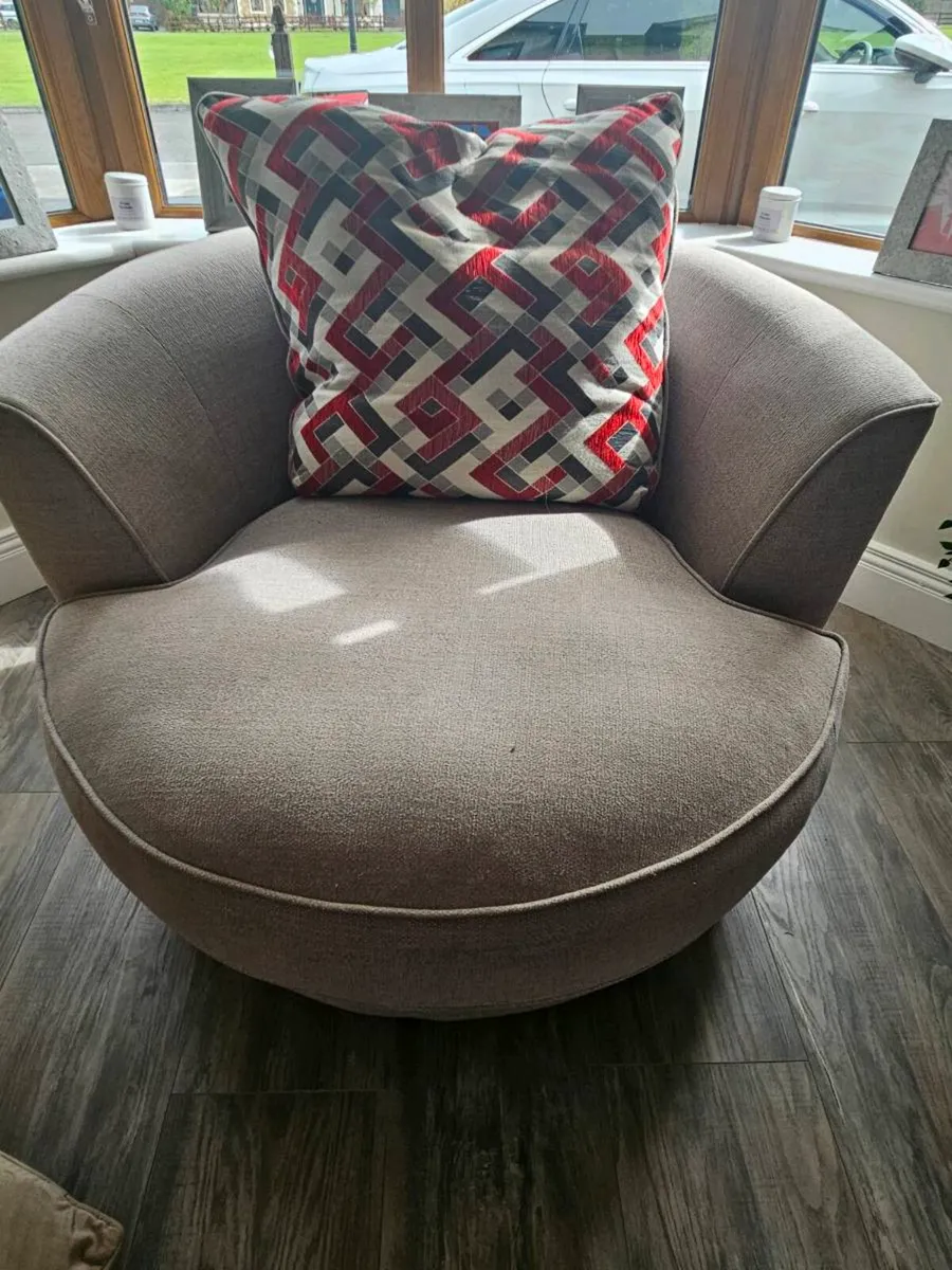 Corner couch , 3 seater and swivel chair - Image 3