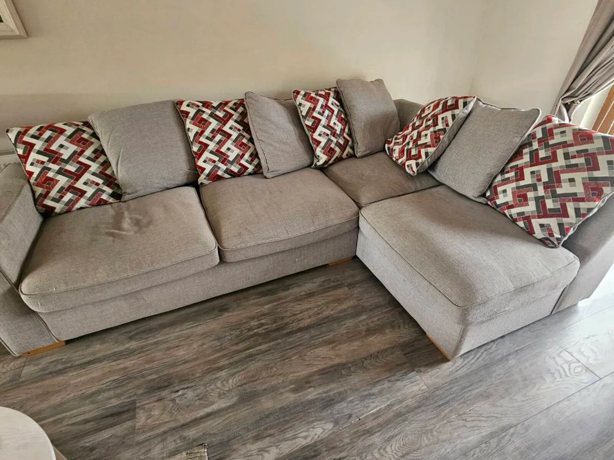Corner couch , 3 seater and swivel chair - Image 4