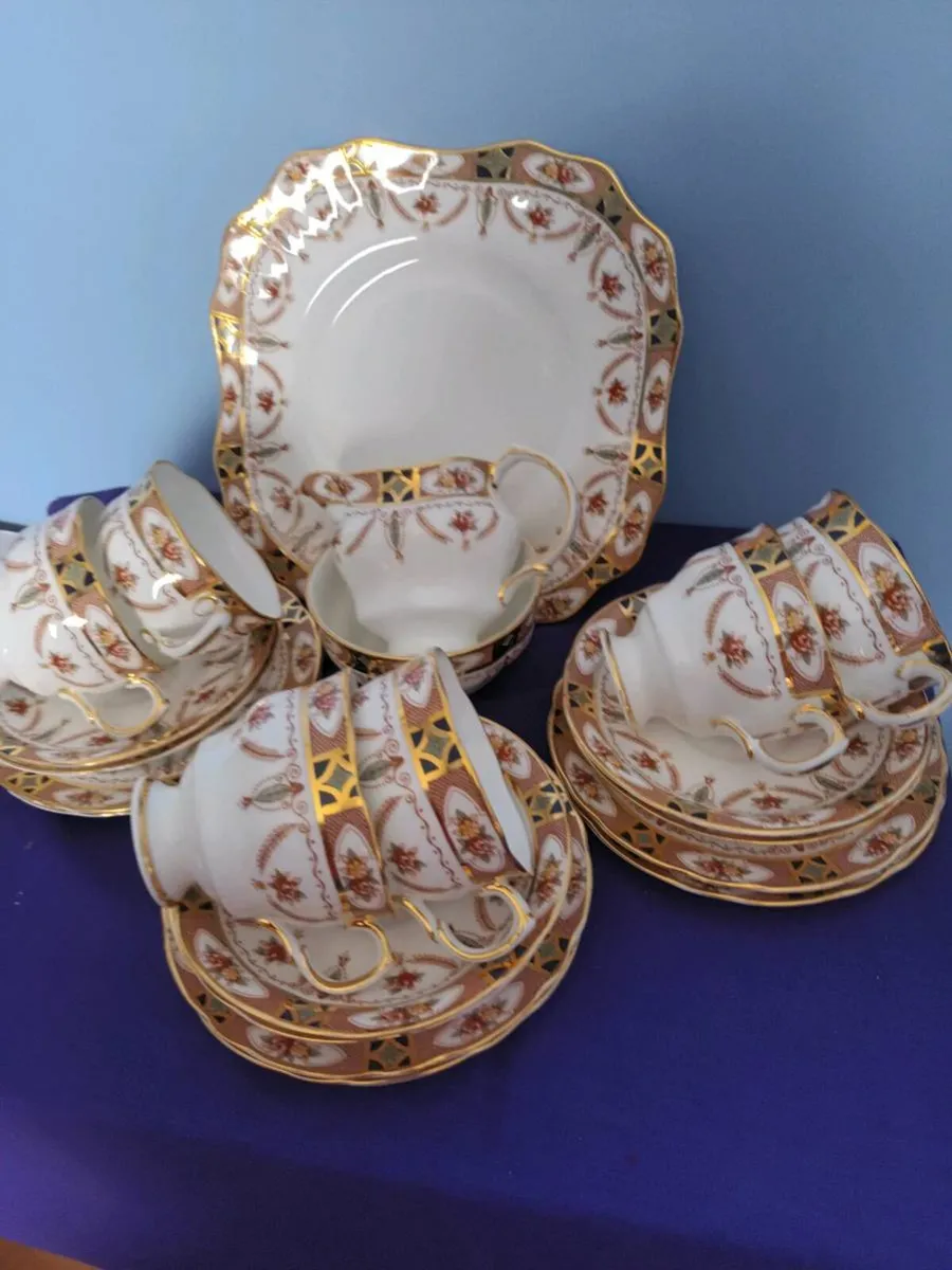 21 Piece  ARKLOW  " Royal Linden " Tea Set. - Image 4
