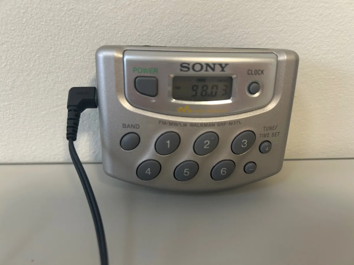 Vintage Sony Walkman Digital Radio SRF-M37L - Image 2