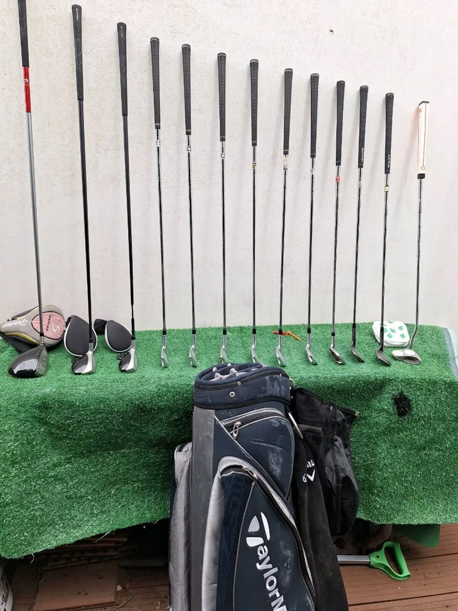 Taylormade golf clubs, full set - Image 1