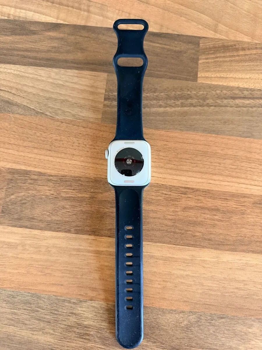 Apple Watch SE - Image 3