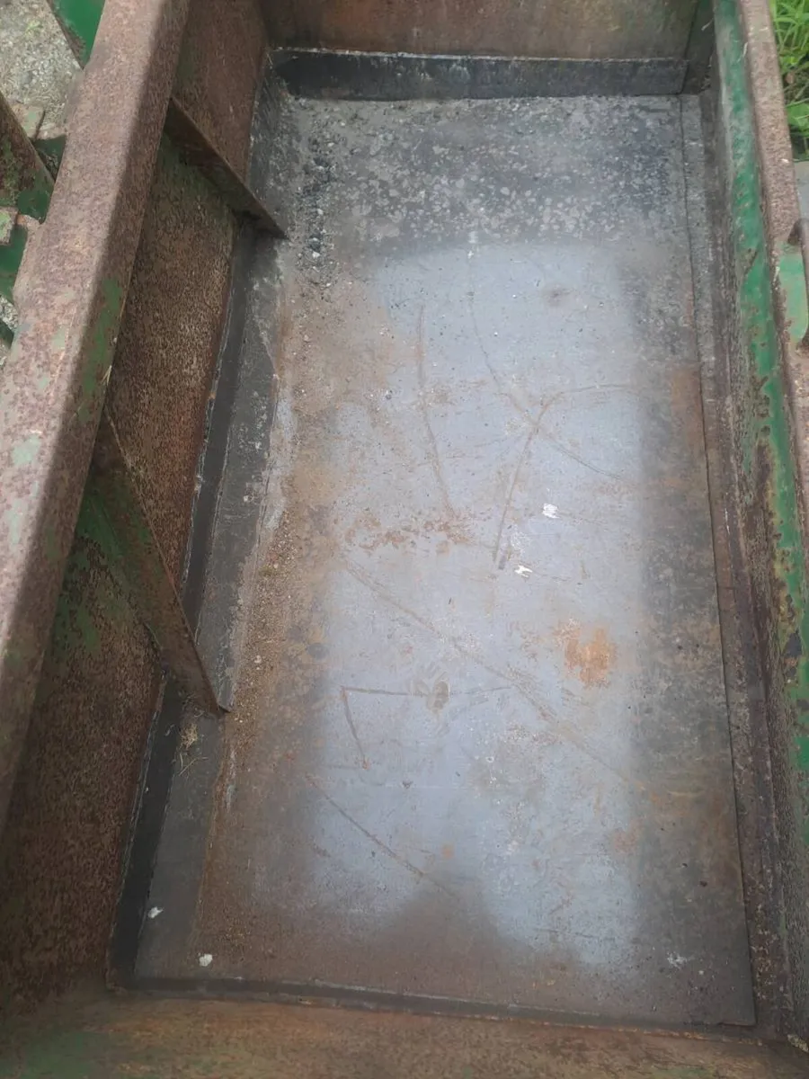 Cashel transport box and pto mixer - Image 2