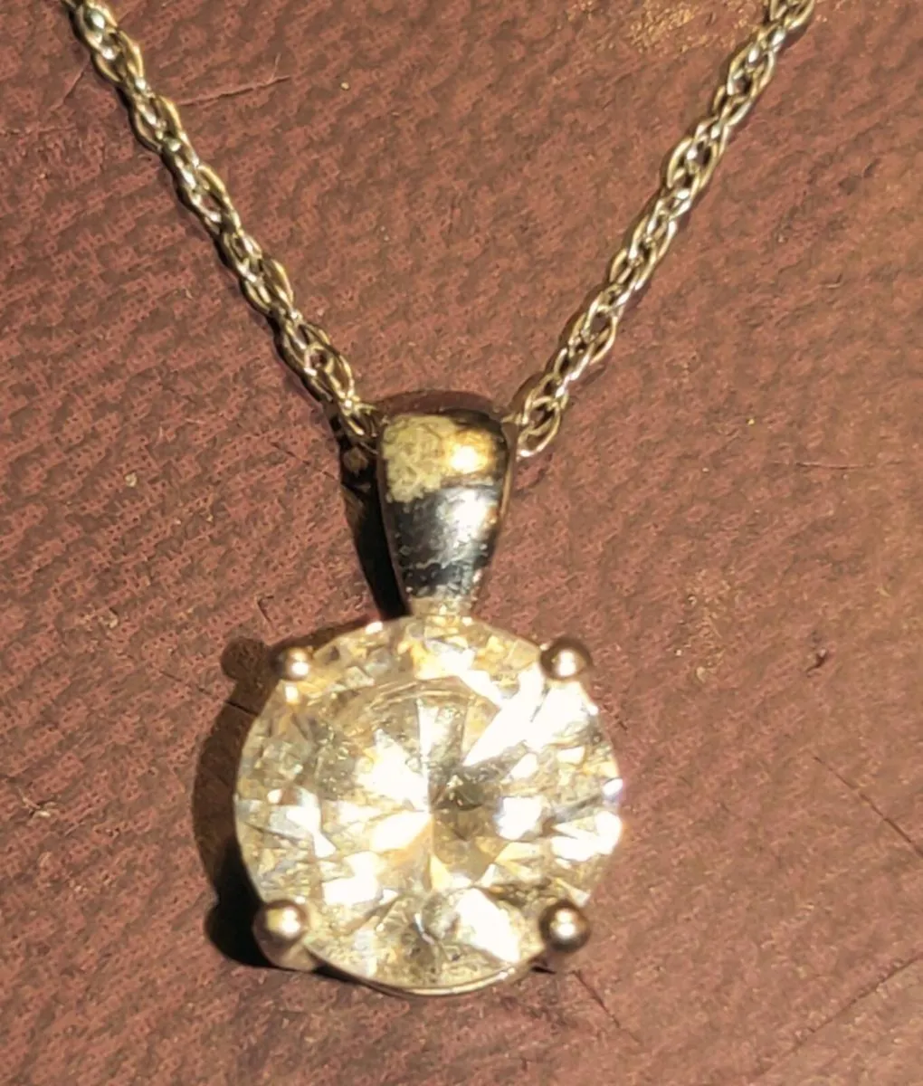 ELEGANT ROUND CRYSTAL, 9CT White Gold Necklace ! - Image 2
