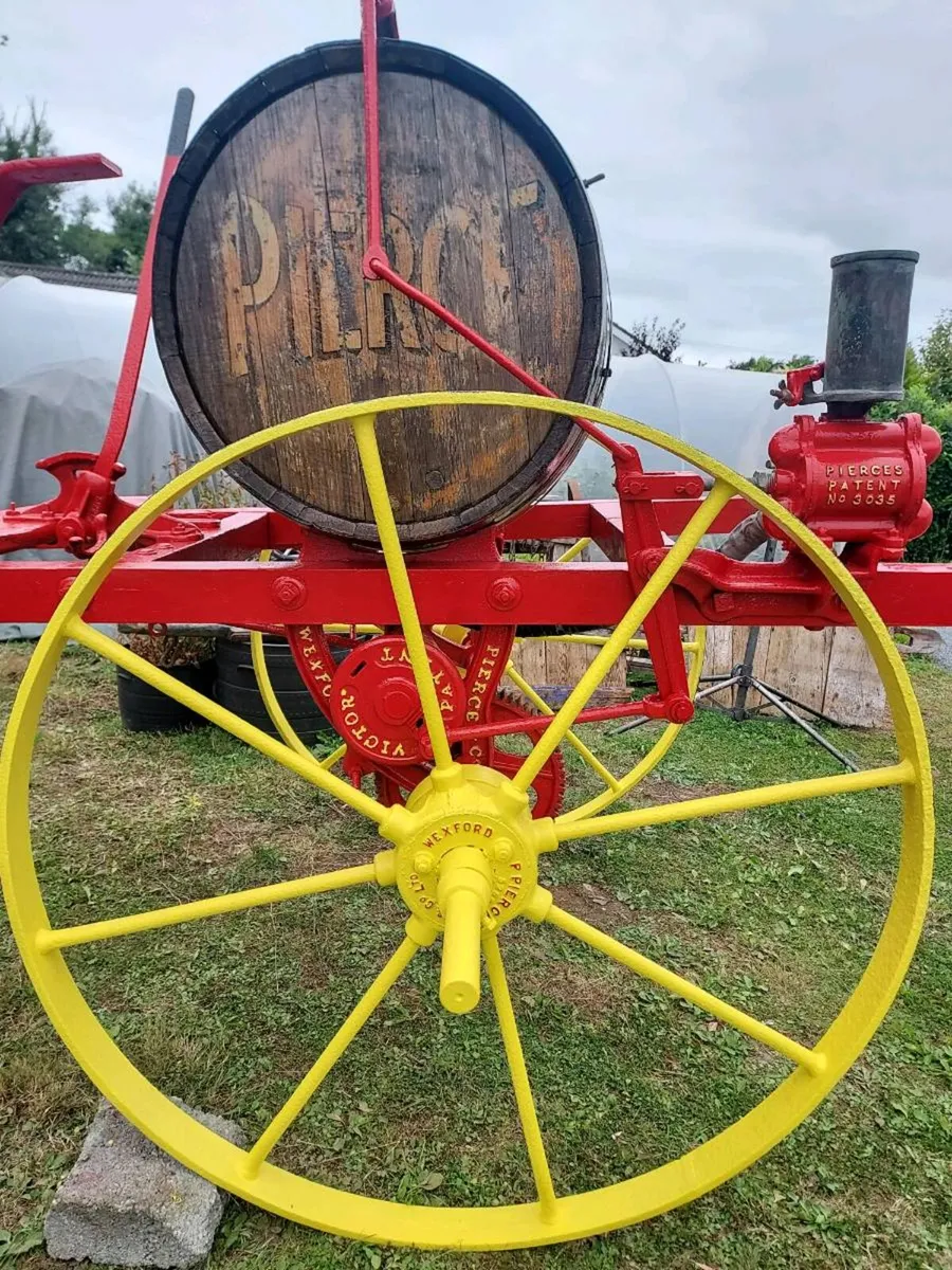 Vintage Pierce horse cart potato sprayer - Image 3