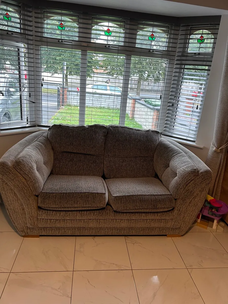 Isla 4 str cuddle sofa and matching 2 seater - Image 1