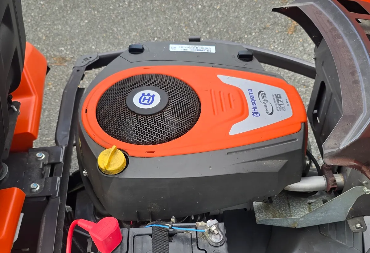 Husqvarna R318 As New - Image 4