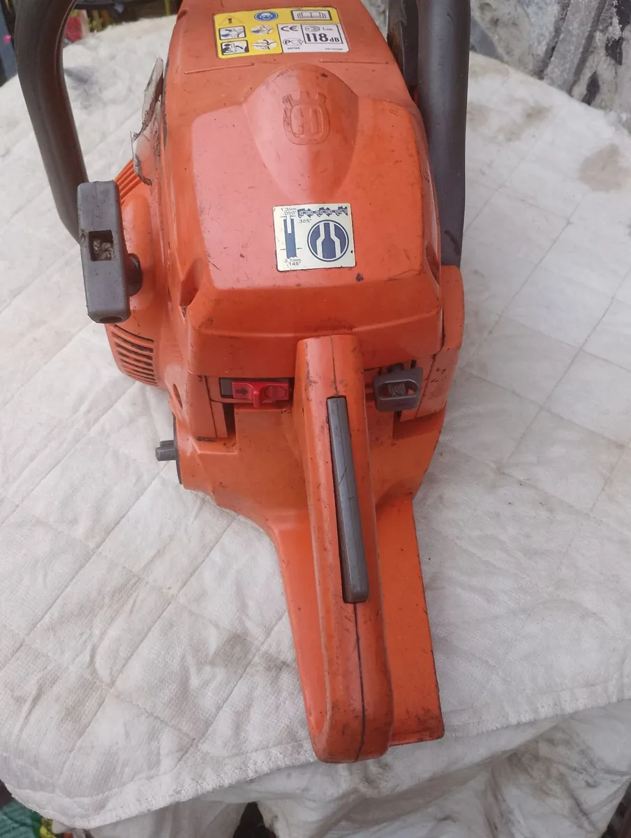 Husqvarna 137 chainsaw - Image 4