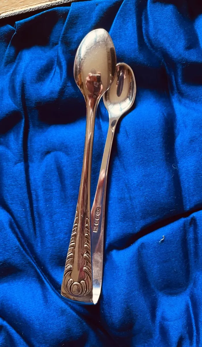 Cased Set Of Antique Teaspoons And Sugar Tongs - Image 3