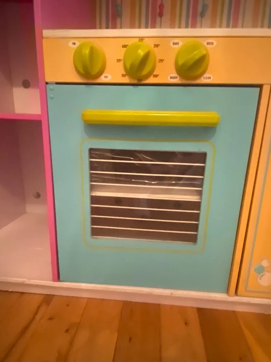 Toy kitchen - Image 4