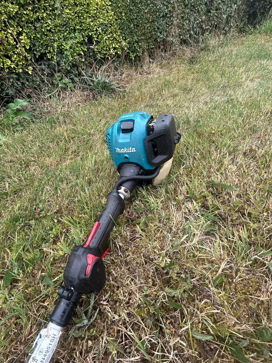 Makita MM4 4-Stroke Pole Hedge Trimmer. - Image 2