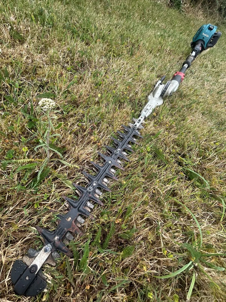 Makita MM4 4-Stroke Pole Hedge Trimmer. - Image 4