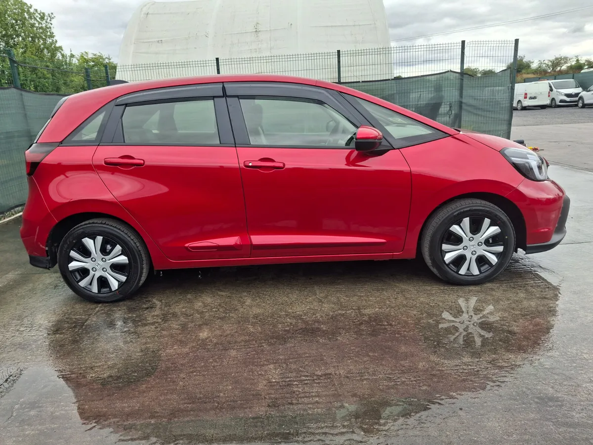 262 Honda Jazz Elagnce  1.5 Hybrid  Automatic - Image 4