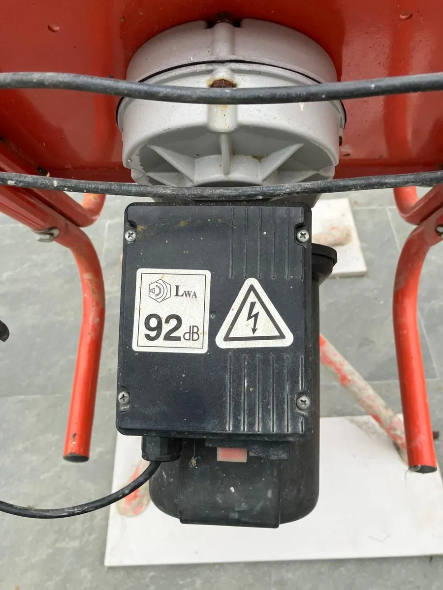 Cement mixer - Image 4