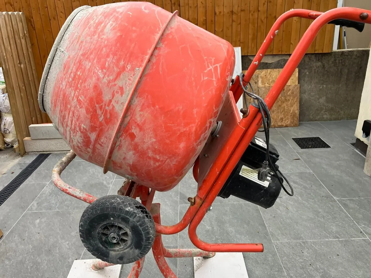 Cement mixer - Image 1