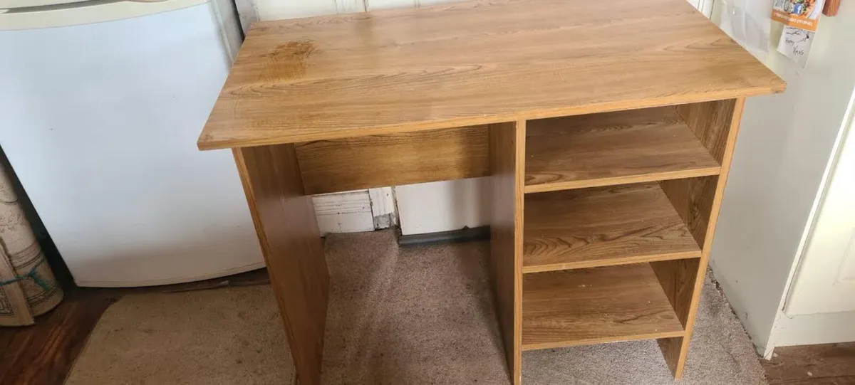 Work Desk with side shelves