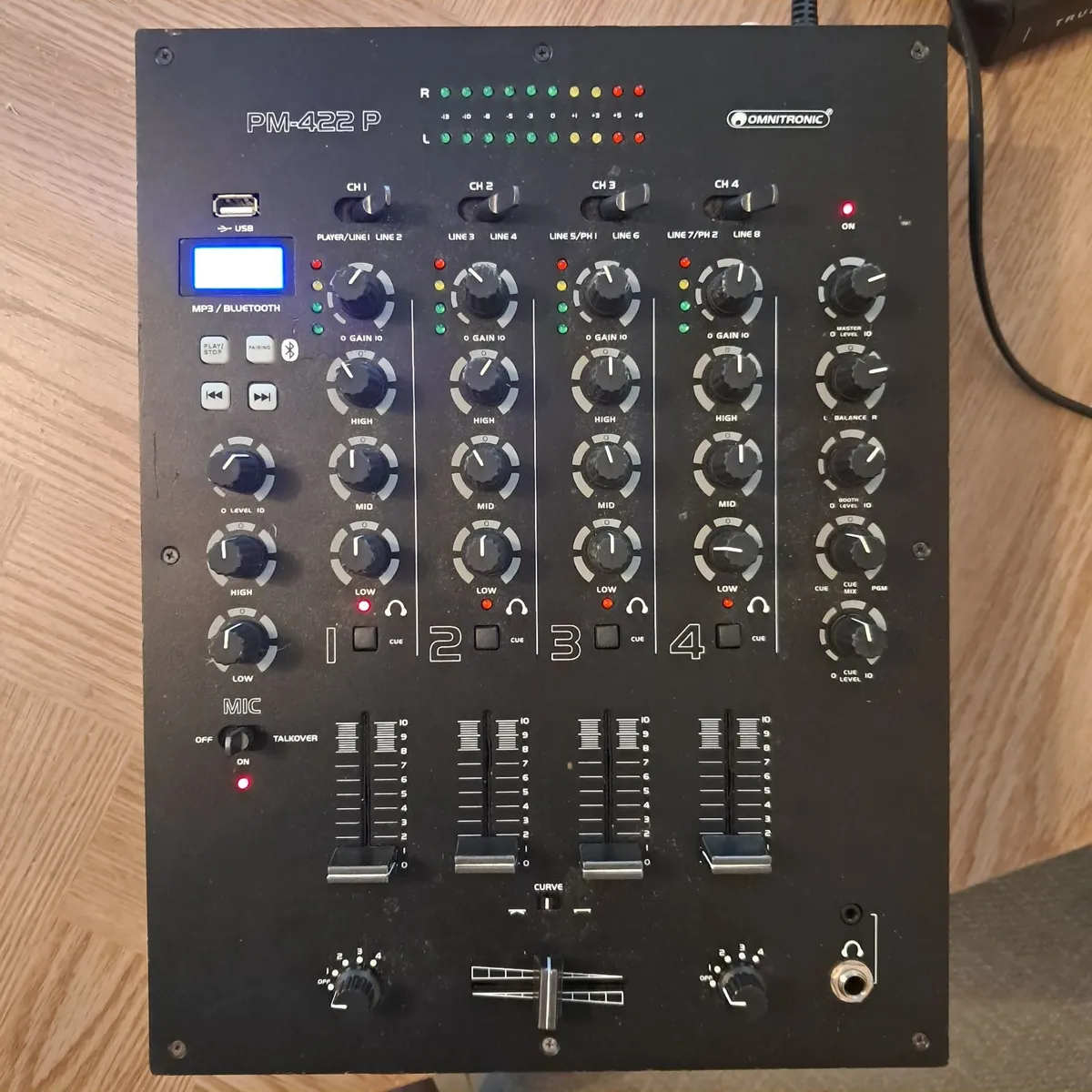 2 Dj mixers - Image 1