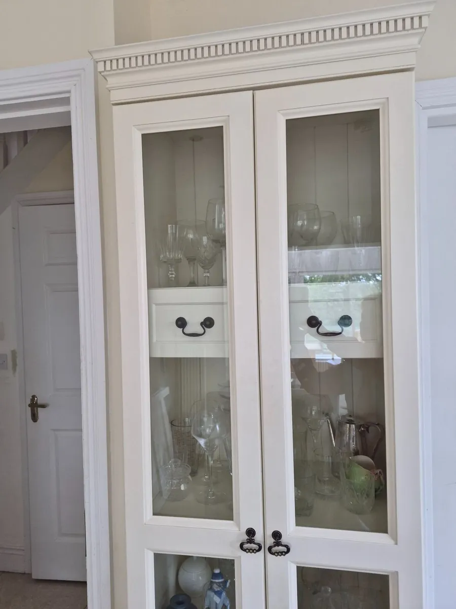 Cabinet - Image 4