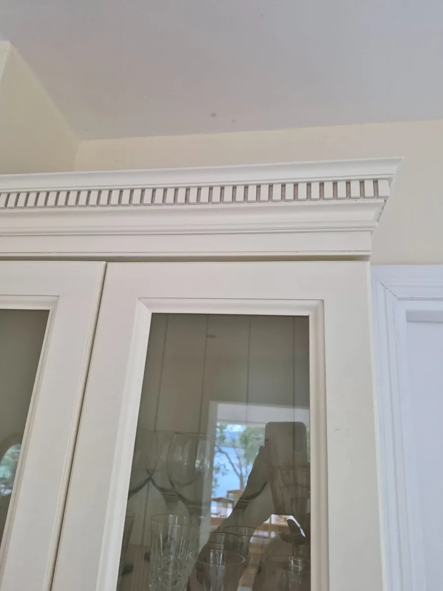 Cabinet - Image 1