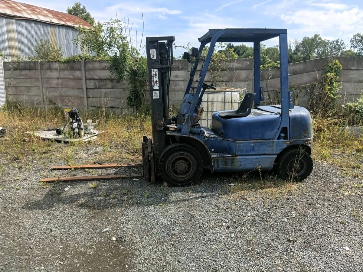 Forklift - Image 3