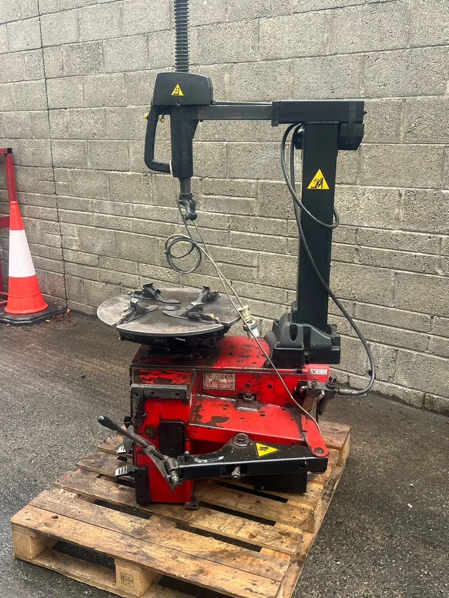 Boxer tyre machine - Image 2