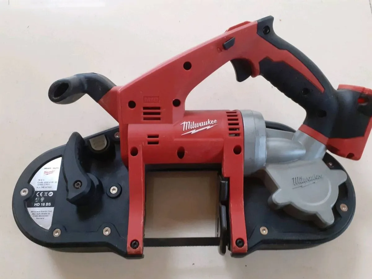 Milwaukee bandsaw - Image 1