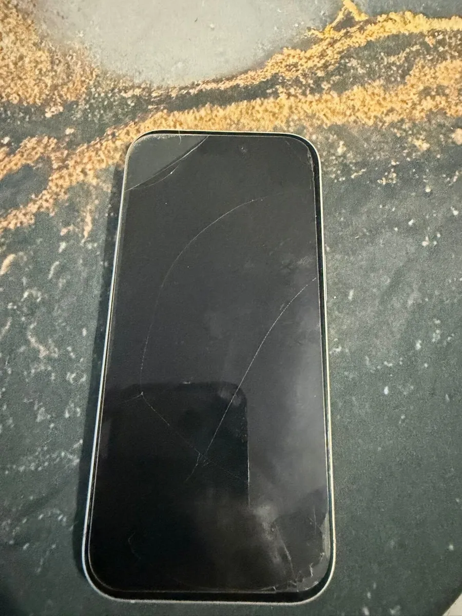iPhone 17 - Image 2