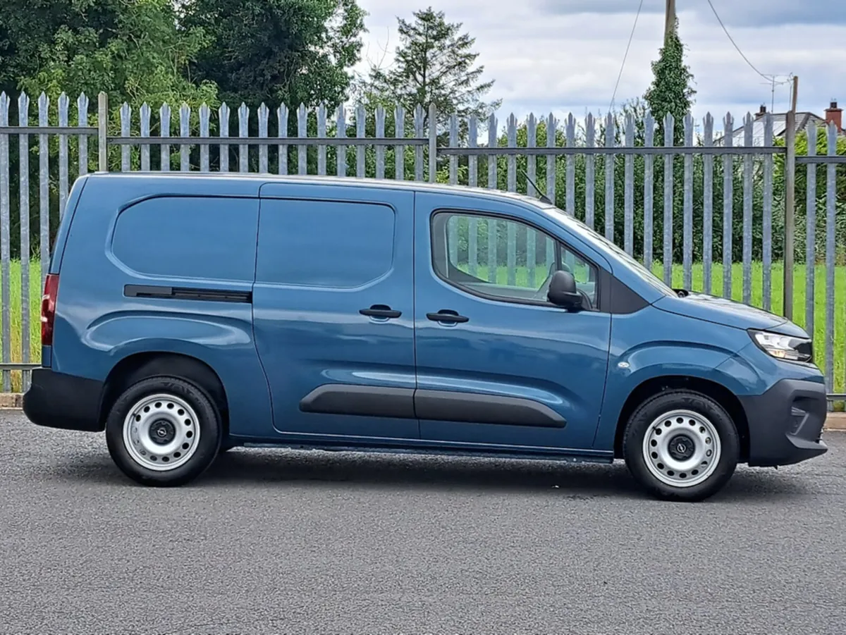 Opel Combo KOMFORT L2H1 1.5TD 100BHP LONG WHEEL BA - Image 4