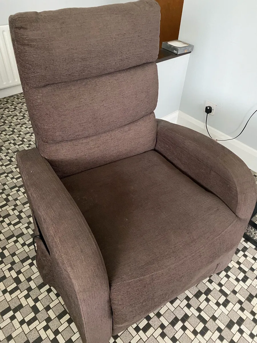 Lift and Rise Electric Armchair - Image 1