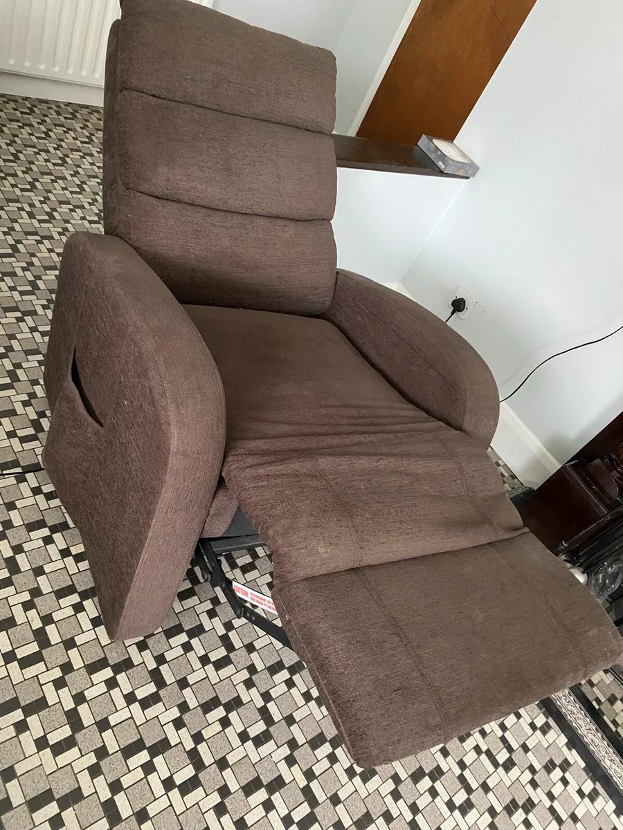 Lift and Rise Electric Armchair - Image 2