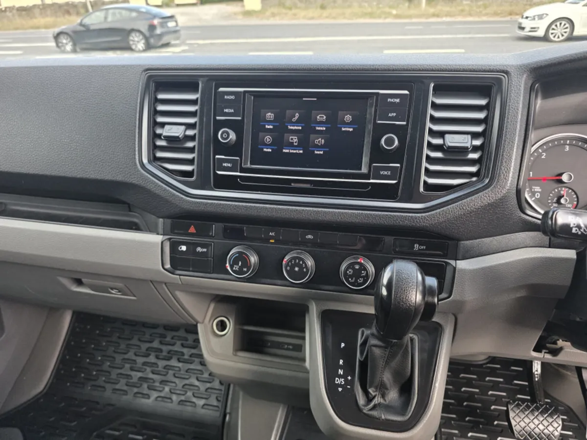 Man TGE 3.180 4X2 LWB AUTO 5DR - Image 2