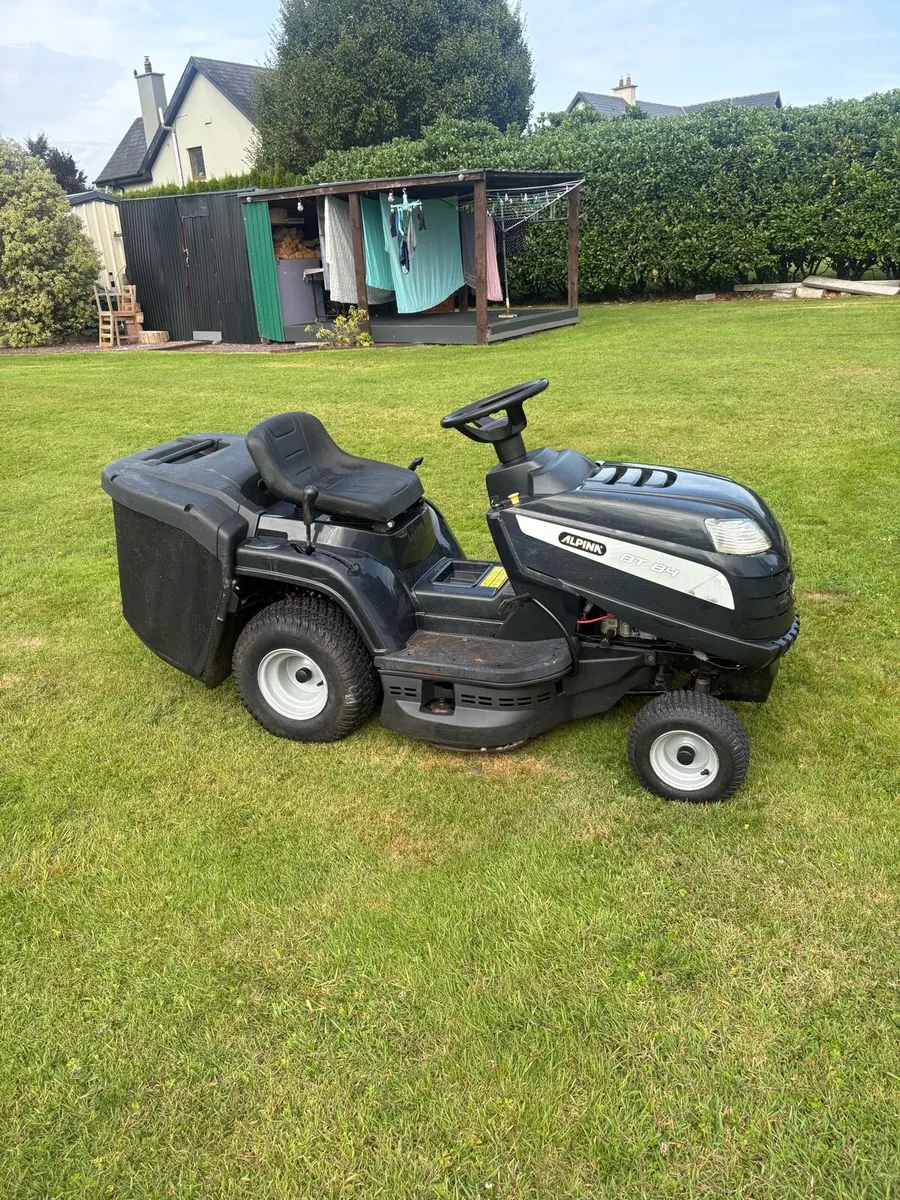 Alpina ride on mower - Image 2